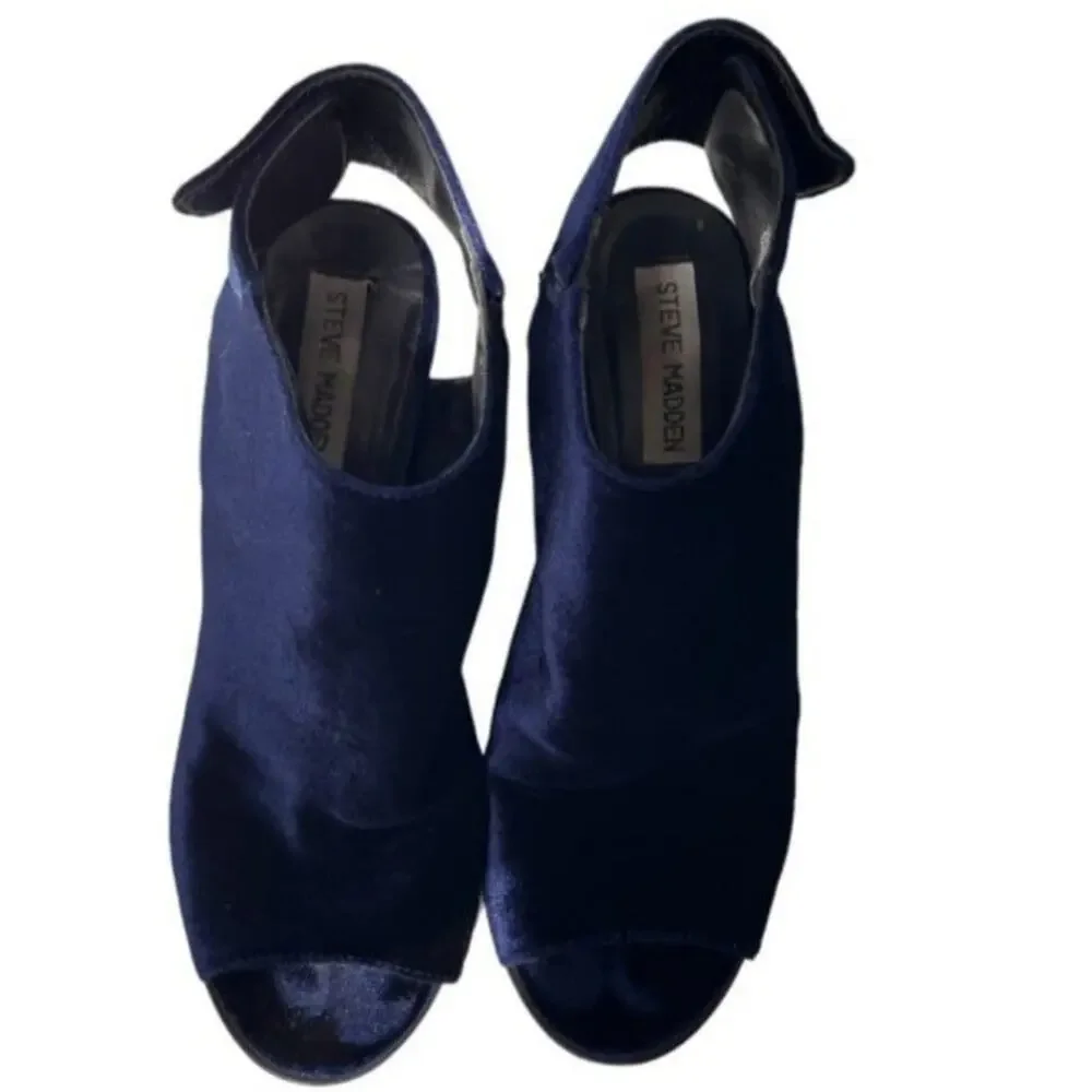 Steve Madden Royal Blue Velvet Heels Pumps Open Toe Size 7.5‎